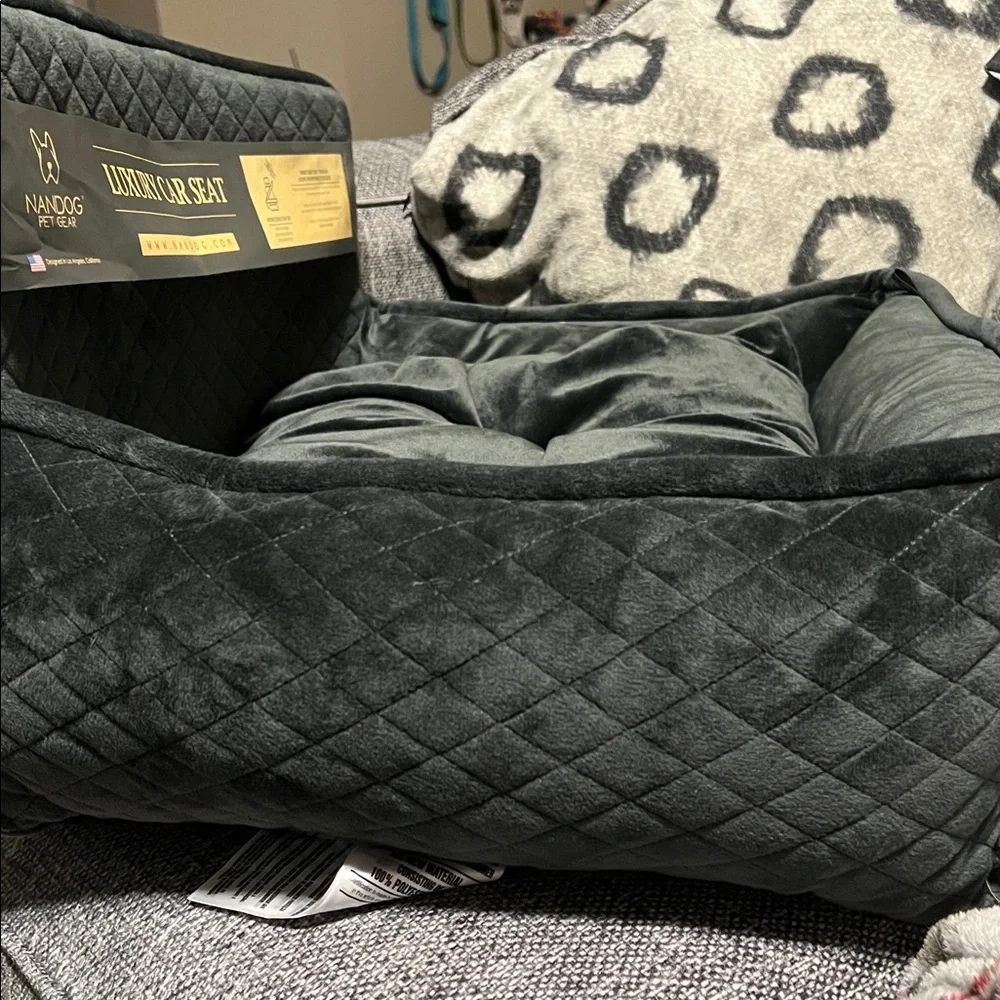 NWT Nandog Quilted Micro-Plush Dog Car Seat Bed, Dark Gray, Medium